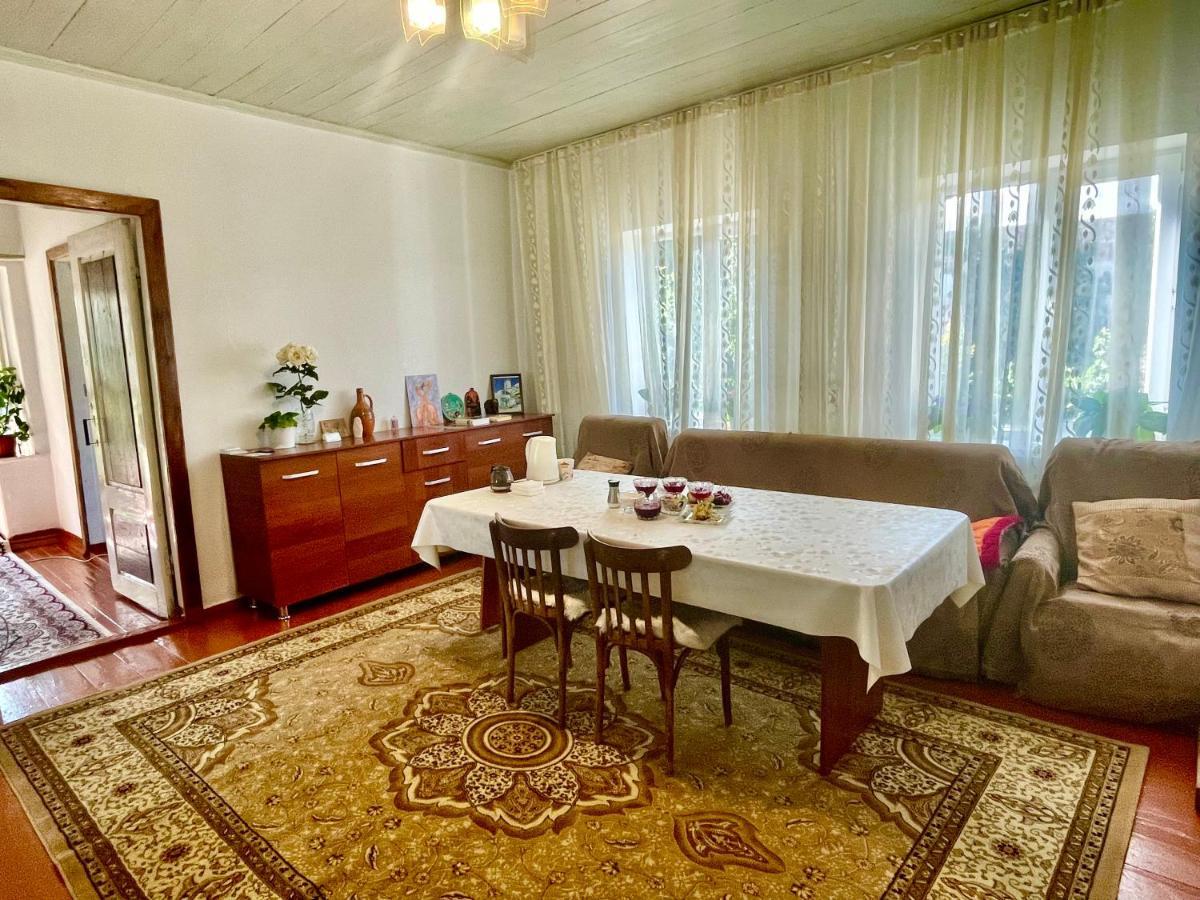 Gulnara Guest House Balykchy Kültér fotó